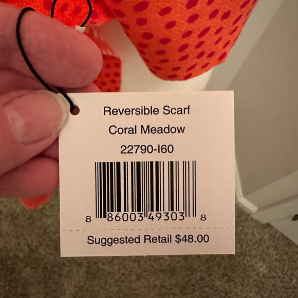 Vera Bradley Reversible Scarf NWT - Picture 8 of 8